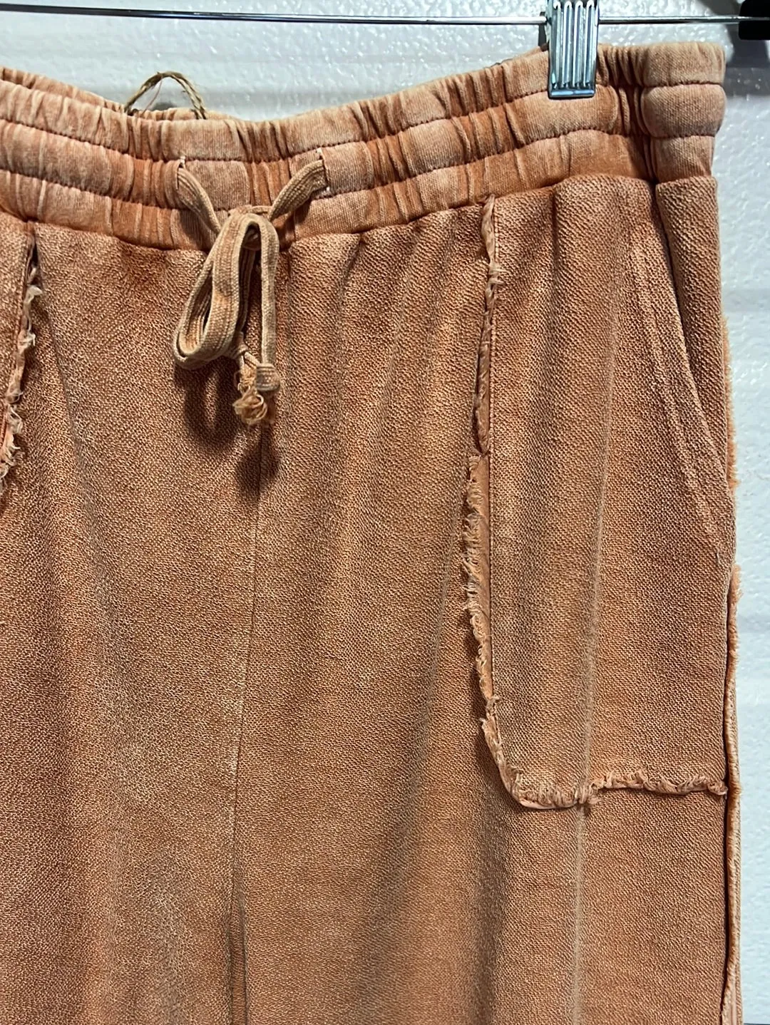 102390  CINNAMON MINERAL WASH WIDE LEG PANT