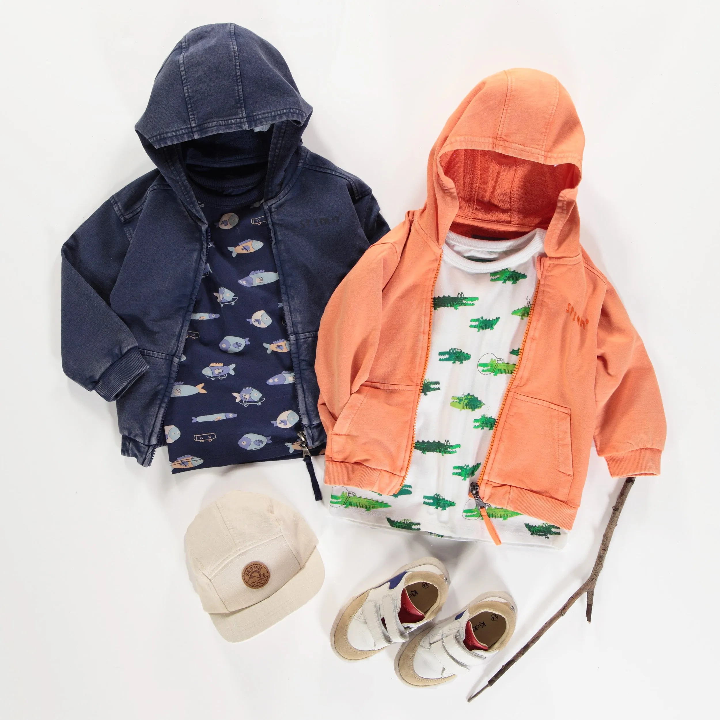 Chandail à capuchon et fermeture éclair marine en coton français, bébé || Navy hooded sweater with zipper in French terry, baby
