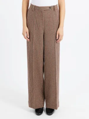 Lamia Pant