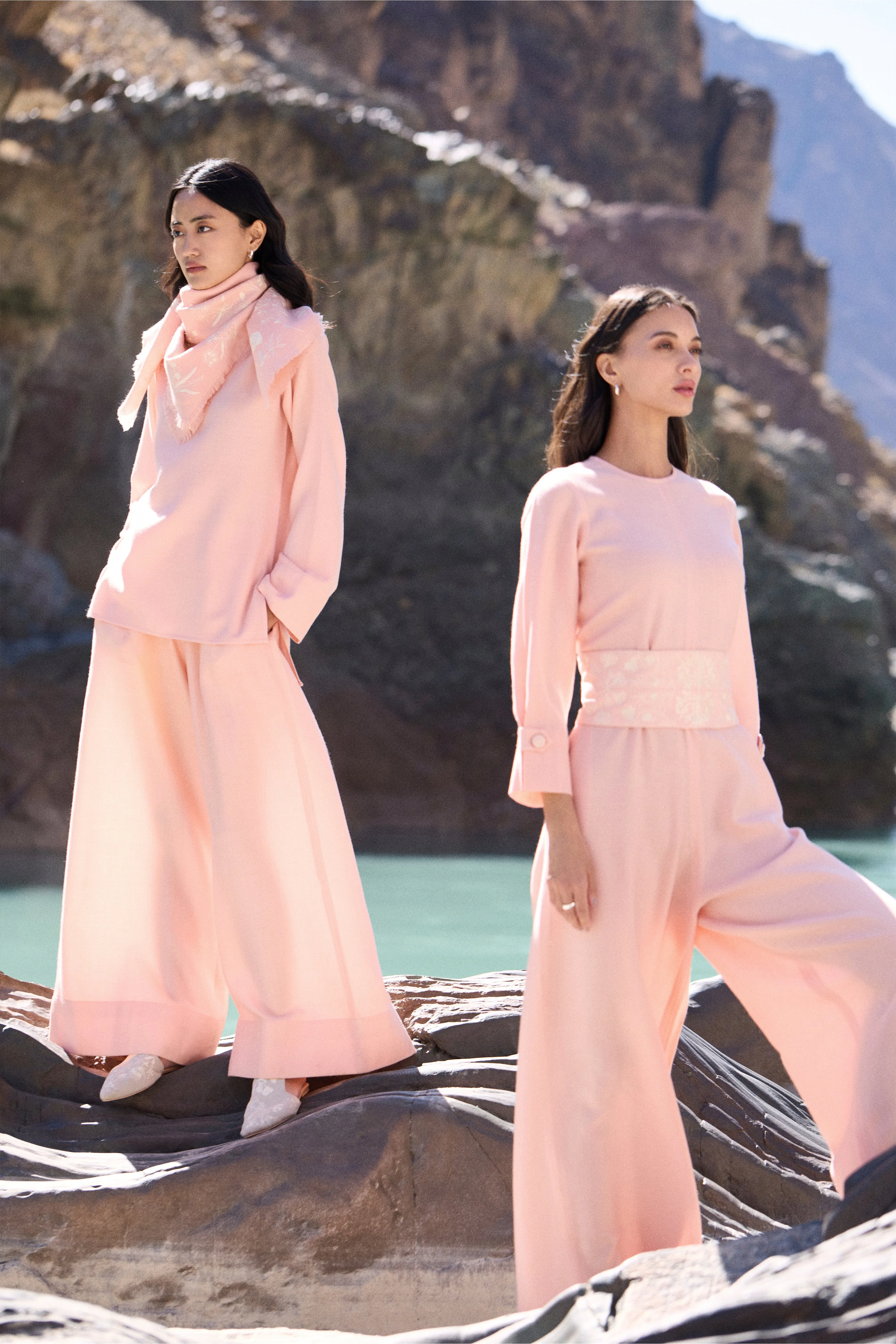 Panamik Woollen Top (Dusty Pink)