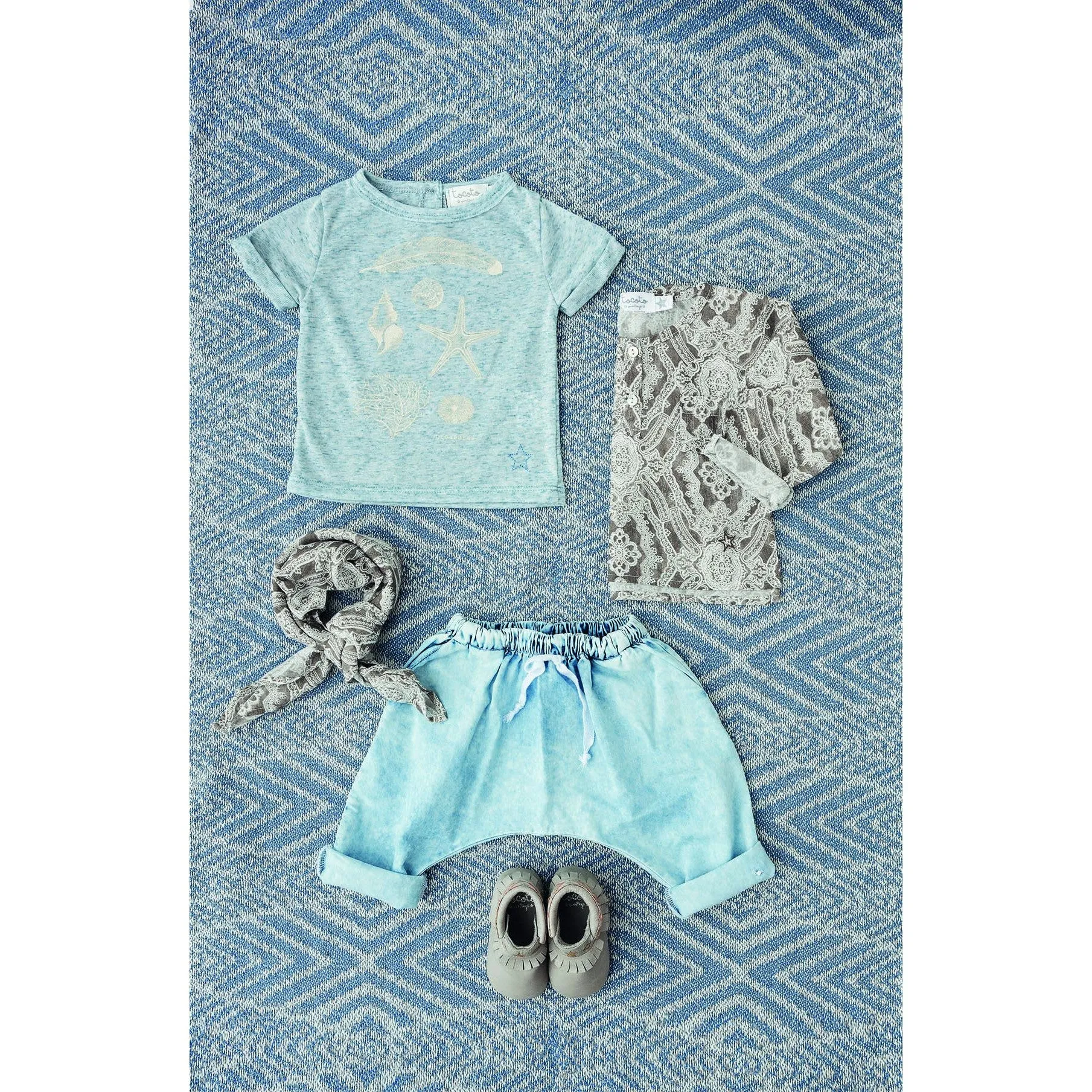 T-Shirt with Treasure Print