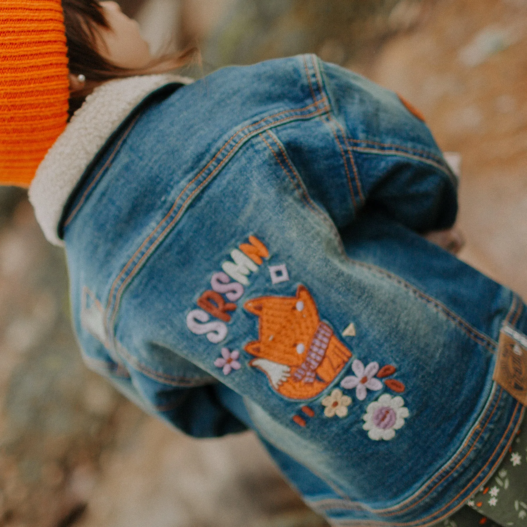 Veste en denim avec broderies, bébé || Denim jacket with embroidery, baby