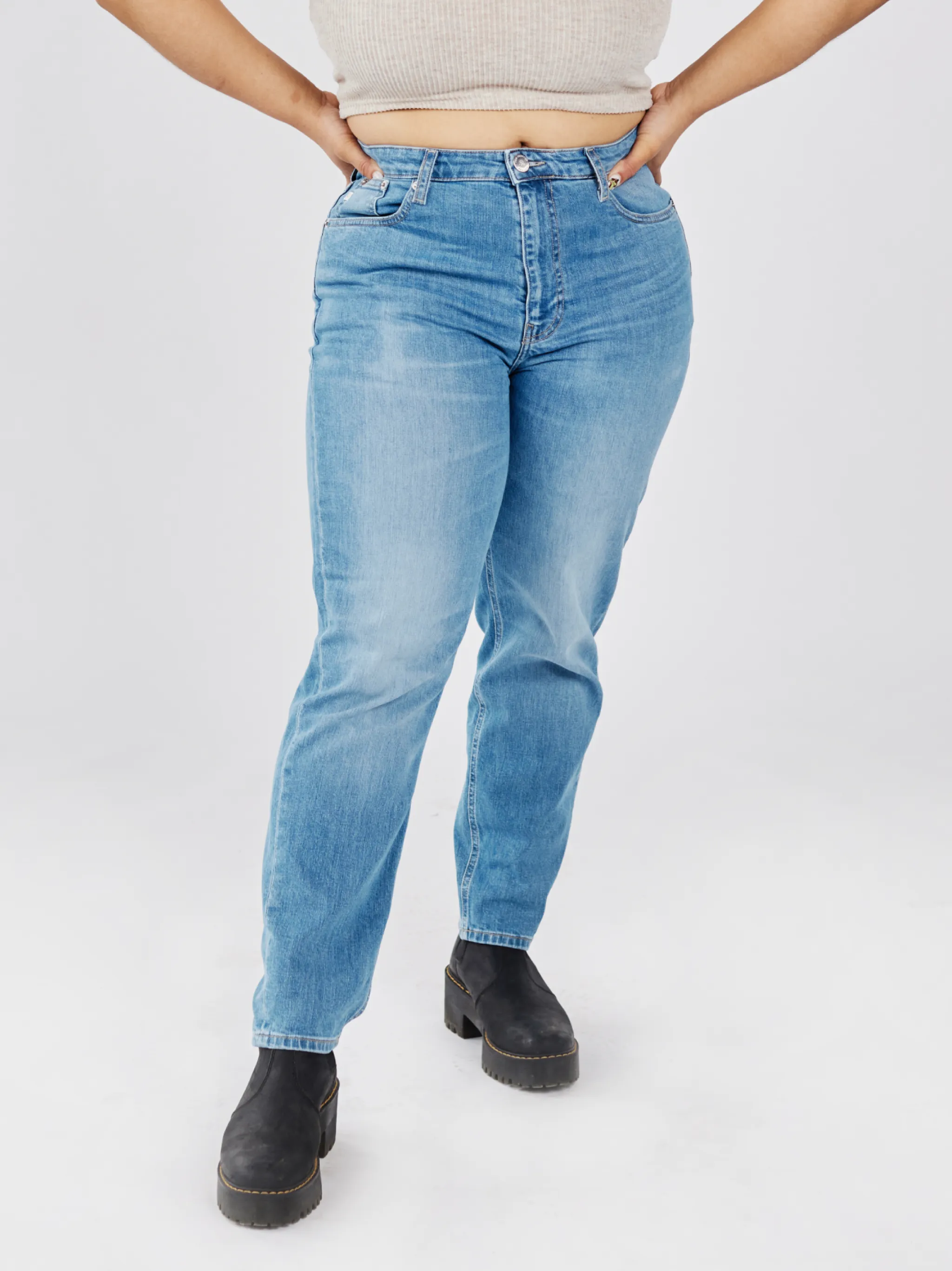 Women's Stretch Tapered Recycled Jean - Washed Stone Blue